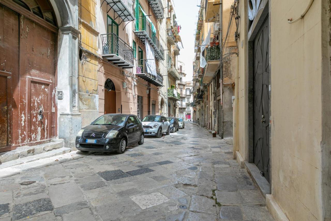 Vittorio Emanuele Charming Central Flats Palermo Bagian luar foto