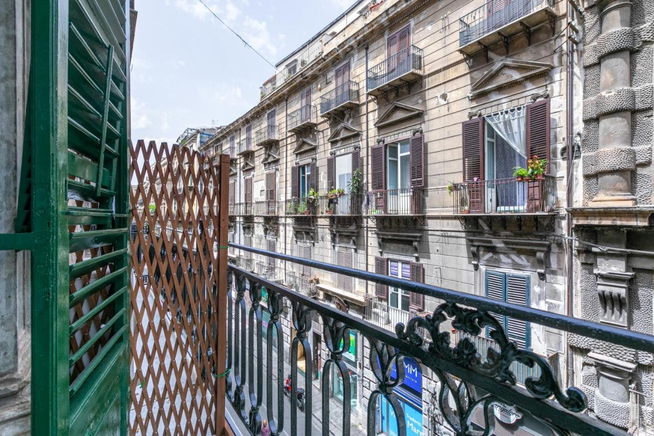 Vittorio Emanuele Charming Central Flats Palermo Bagian luar foto
